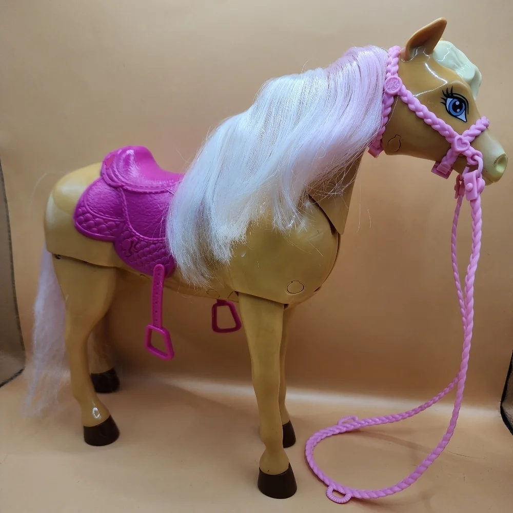 2013 Barbie Feed & Cuddle Tawny Tan Brown Horse Pink Saddle